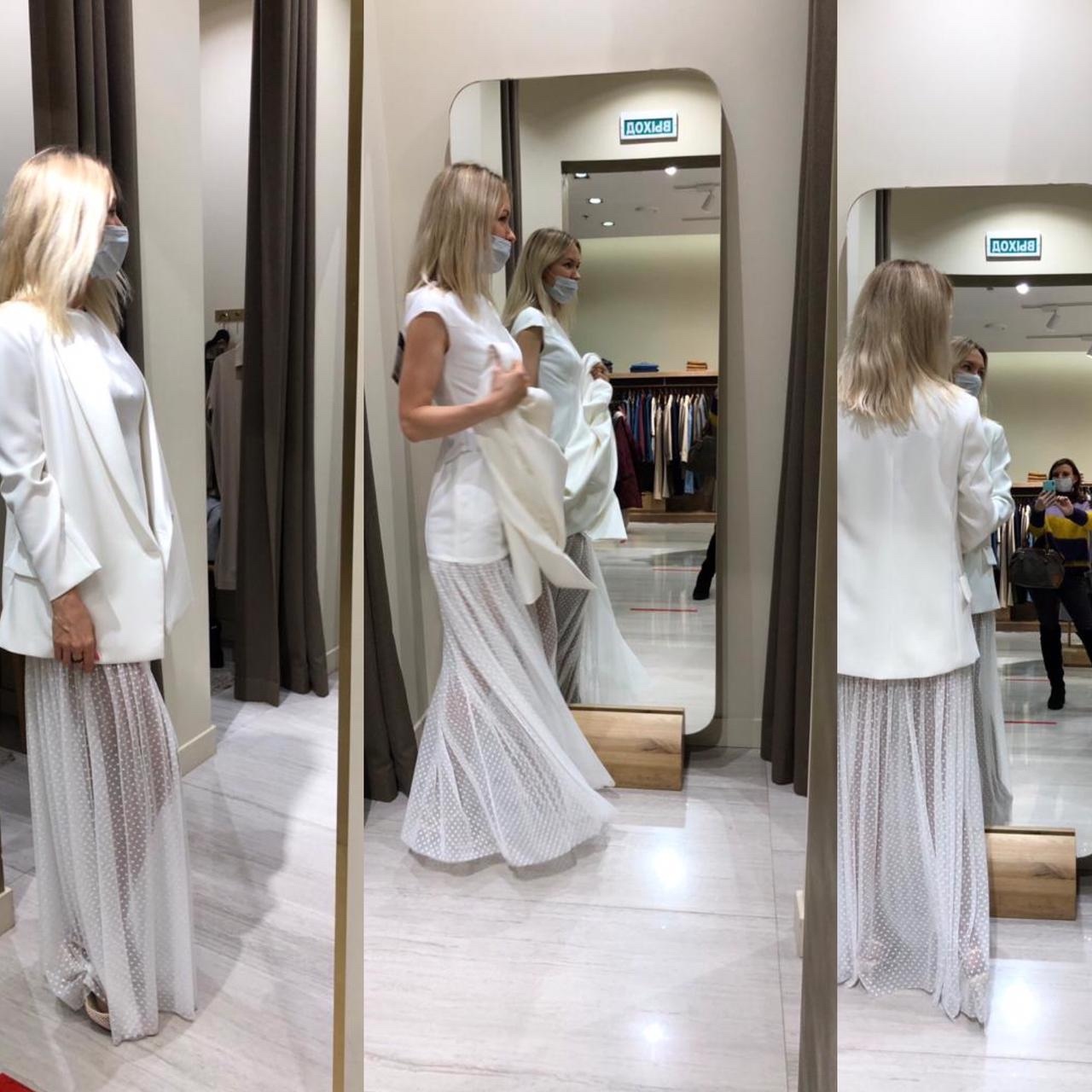 Shopping Escort Image 12