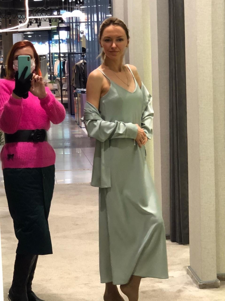 Shopping Escort Image 13