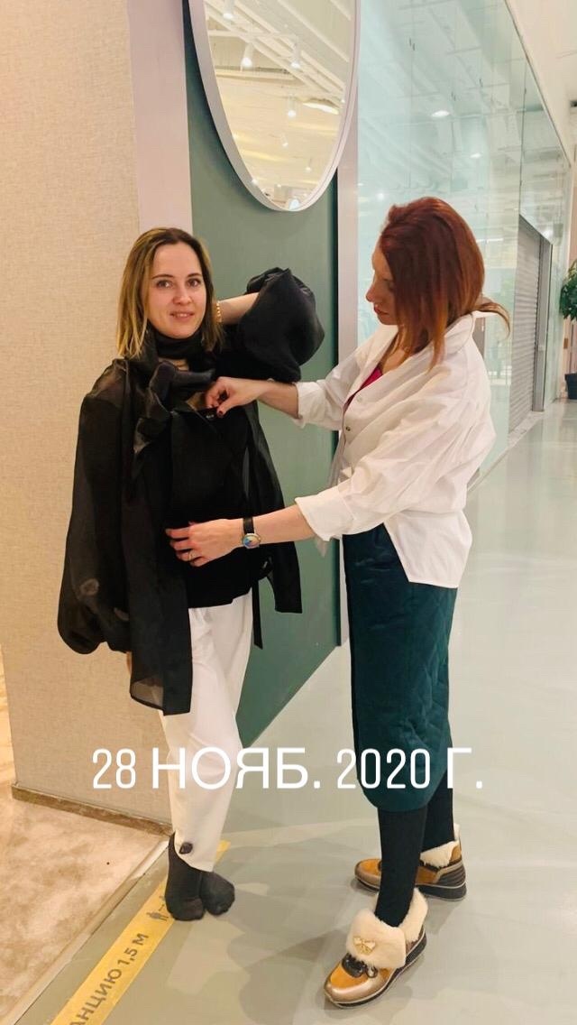 Shopping Escort Image 6